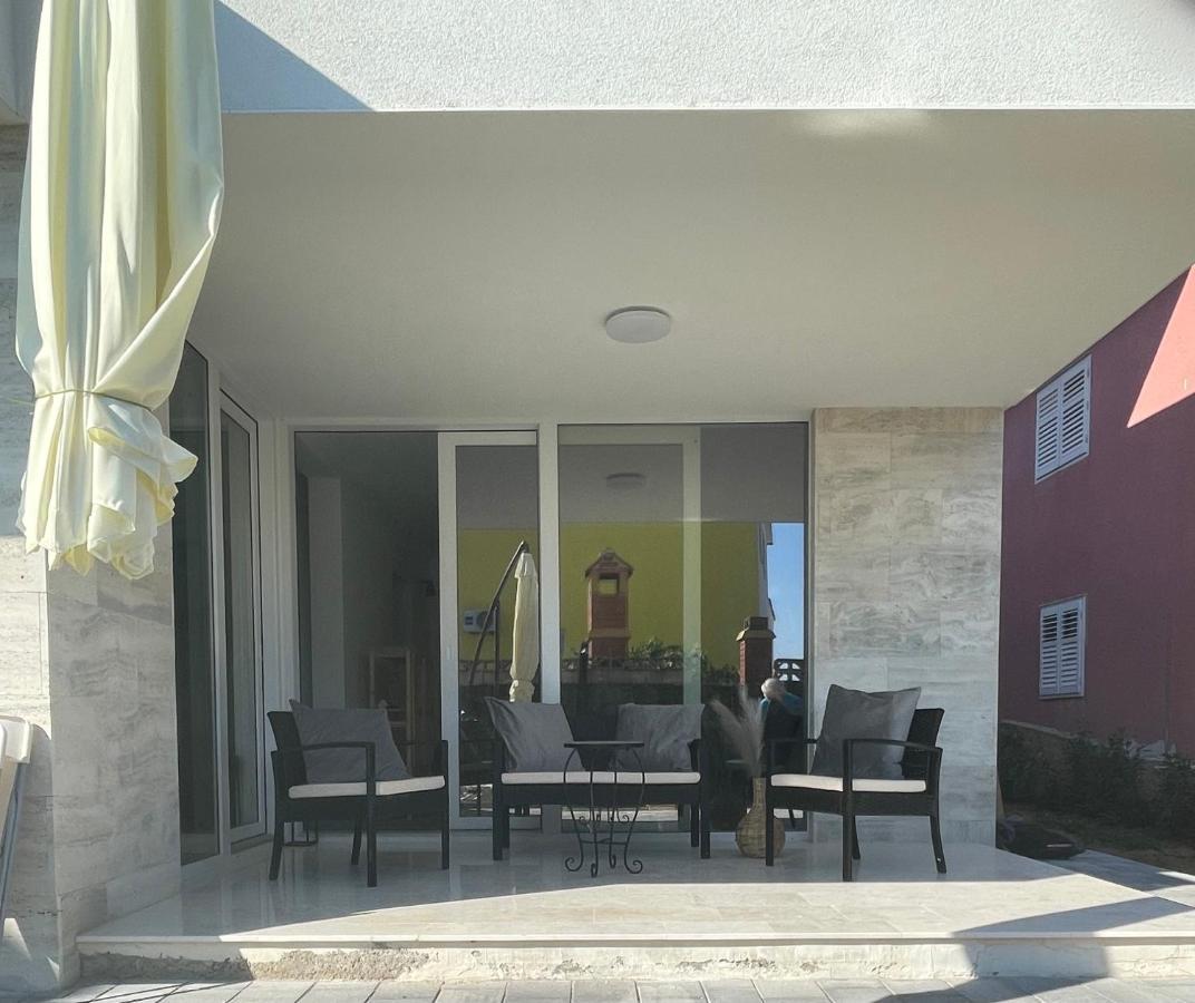 Vila Regina Apartment Rex With Swimming Pool Jezera Esterno foto