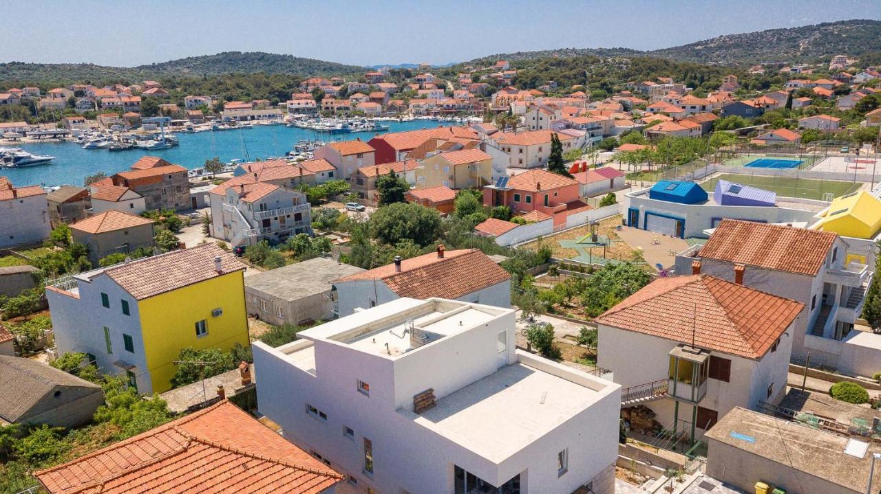 Vila Regina Apartment Rex With Swimming Pool Jezera Esterno foto