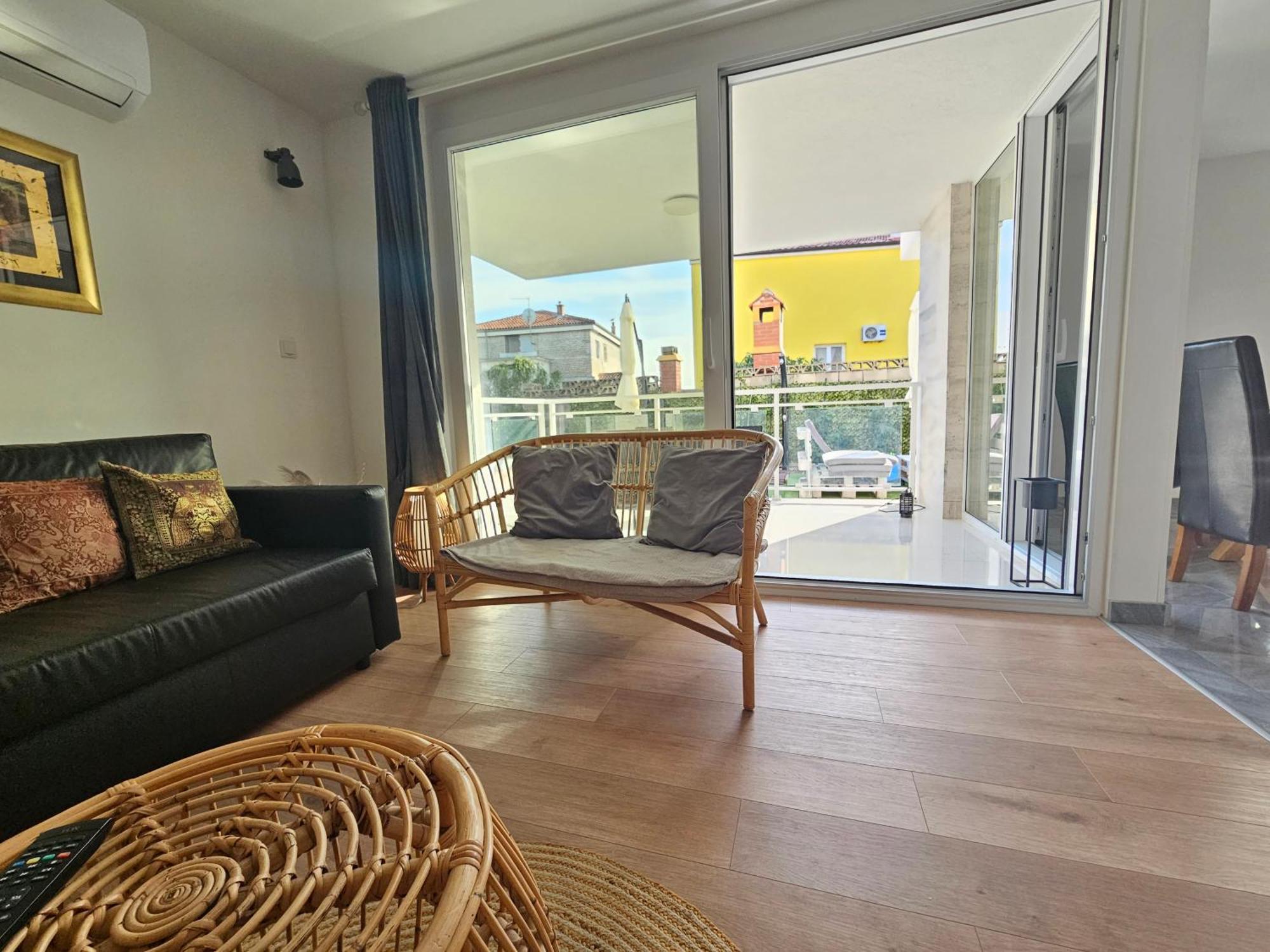 Vila Regina Apartment Rex With Swimming Pool Jezera Esterno foto